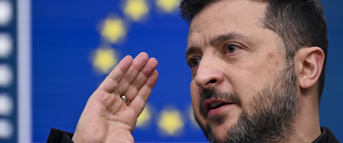 Zelensky: “Più pressioni sulla Russia. All’Ue serve un grosso arsenale comune e che Mosca lo sappia” Zelensky: “Più pressioni sulla Russia. All’Ue serve un grosso arsenale comune e che Mosca lo sappia”