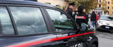 Notte degli orrori a Torino, 15enne seviziato dal branco ad Halloween: i carabinieri sequestrano i cellulari di tre minorenni