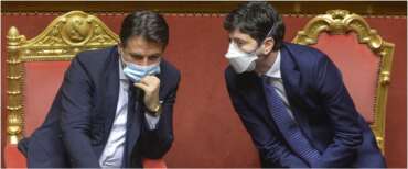 Commissione Covid: “Conte sperperava soldi per i banchi a rotelle e rifiutava aiuti gratuiti”