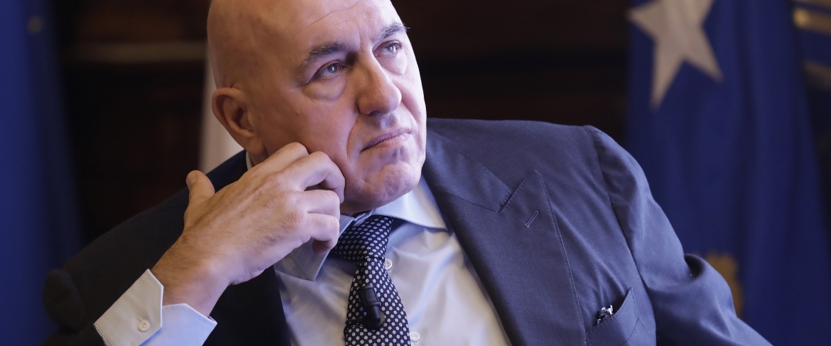 Crosetto, l’allarme guerra ibrida: “Cyber attacchi e disinformazione sono le nuove armi. L’Italia deve recuperare i suoi cervelli” Crosetto, l’allarme guerra ibrida: “Cyber attacchi e disinformazione sono le nuove armi. L’Italia deve recuperare i suoi cervelli”