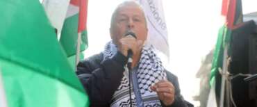 Hannoun torna in piazza a Milano, attacca i “giornali fascisti” e annuncia: “Farò ricorso contro il foglio di via”