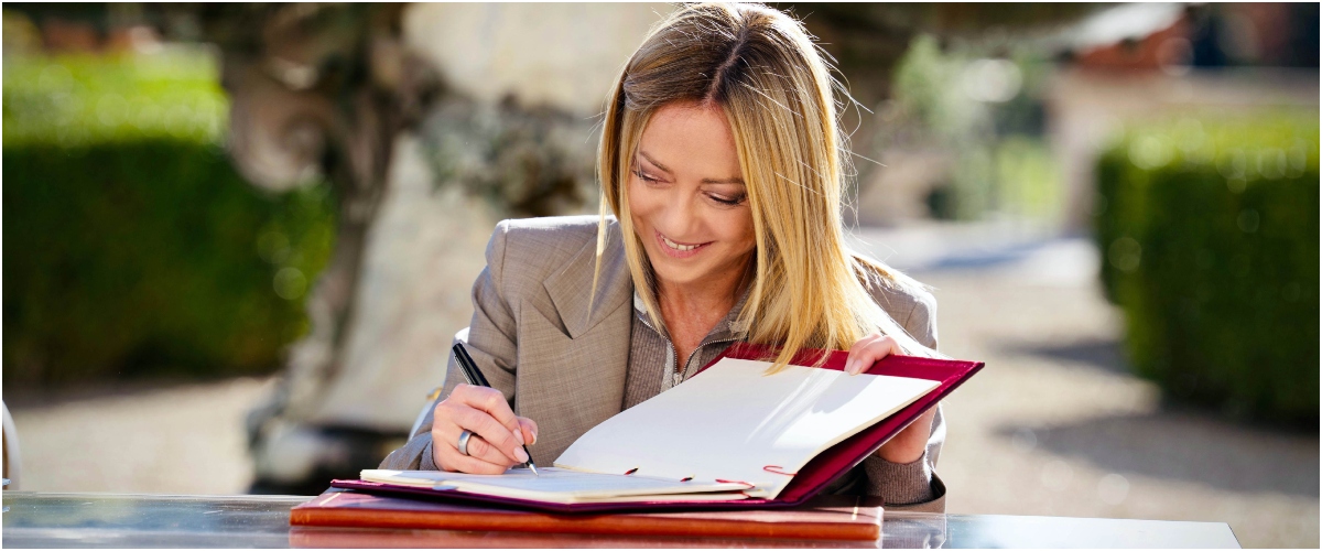 garofani appassiti dalla realt224 la destra al governo fa paura solo agli ultr224 dello status quo