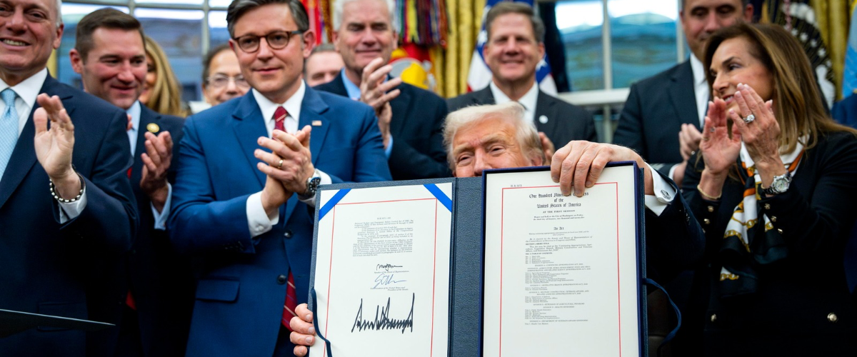 Dopo 43 giorni di blocco federale Trump firma la legge che pone fine allo shutdown più lungo della storia americana