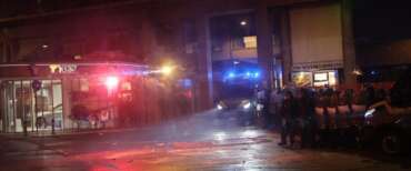 Bologna ostaggio dei Pro-Pal schierati contro Virtus-Maccabi di basket: scene di guerriglia (video)