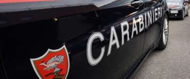 Pedina l’ex moglie ovunque e cerca di darle fuoco. Arrestato un 46enne romeno