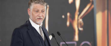 Cinema, Giuli zittisce la lagna degli attori di sinistra: “Recuperati 100 milioni da sprechi del passato”