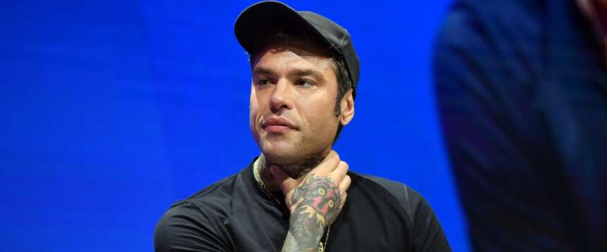Fedez: “La destra è umana e sa relazionarsi. La sinistra ti usa e poi ti volta le spalle. Salvini mi telefonava quando stavo male”