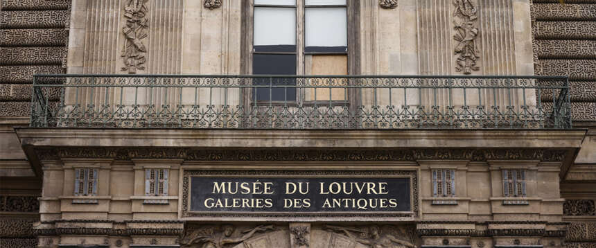 Furto al Louvre, comica scoperta sul “genio” francese: la password della sicurezza era… “Louvre”