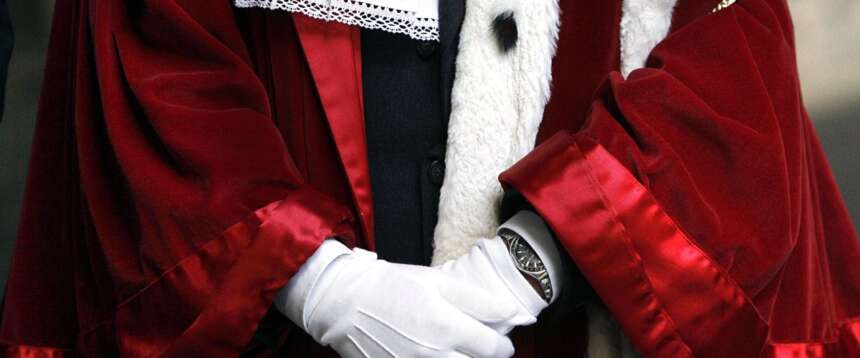 Giudice lento, sentenza tardiva: la sferzata della Cassazione