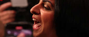 Gran Bretagna, linea durissima sui migranti: la ministra “immigrata” Mahmood si butta a destra…