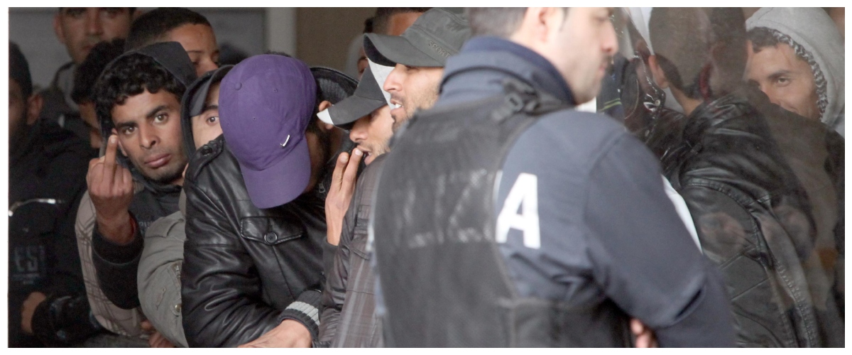 Smantellate due centrali dell’immigrazione clandestina: a Bologna finto Caf per 500 irregolari, a Modena il business delle false badanti