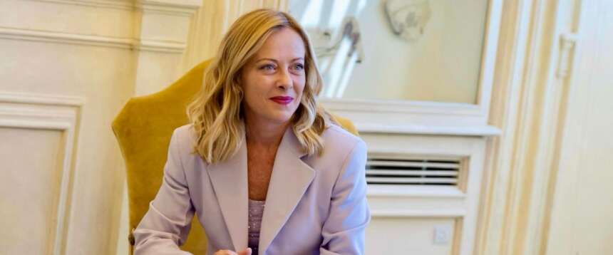 La premier Giorgia Meloni è stata invitata al Vertice del Consiglio di cooperazione del Golfo, l’equivalente del Consiglio europeo dei Paesi arabi