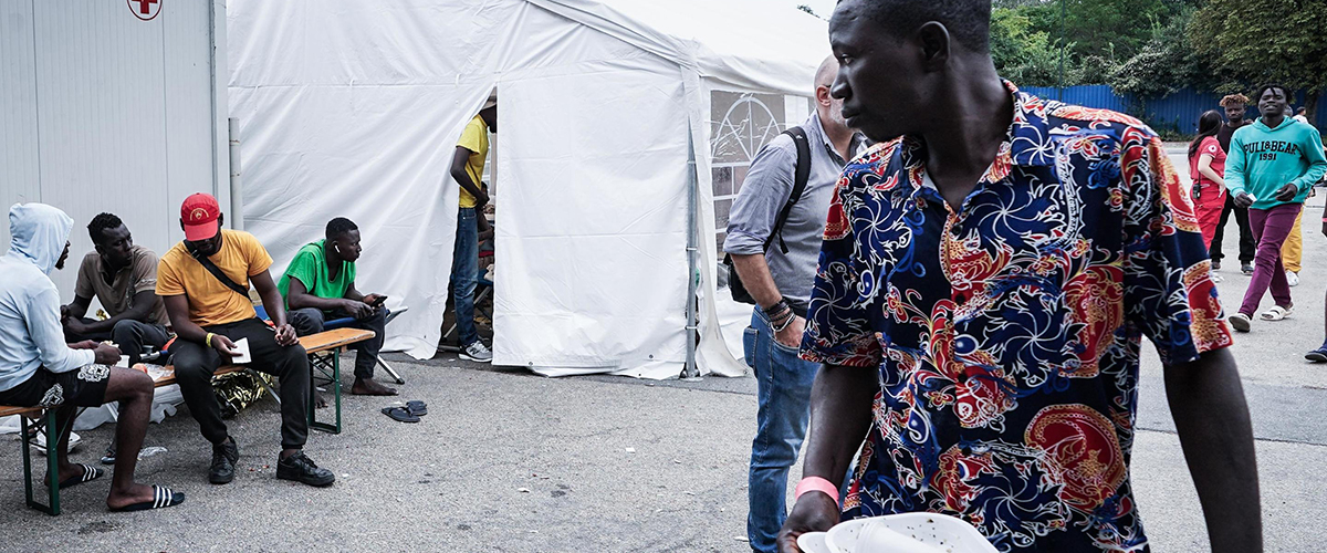 migranti la linea destrissima del governo di sinistra britannico soldi e gioielli sequestrati a chi entra e resta illegalmente da Secoloditalia.it migranti la linea destrissima del governo di sinistra britannico soldi e gioielli sequestrati a chi entra e resta illegalmente