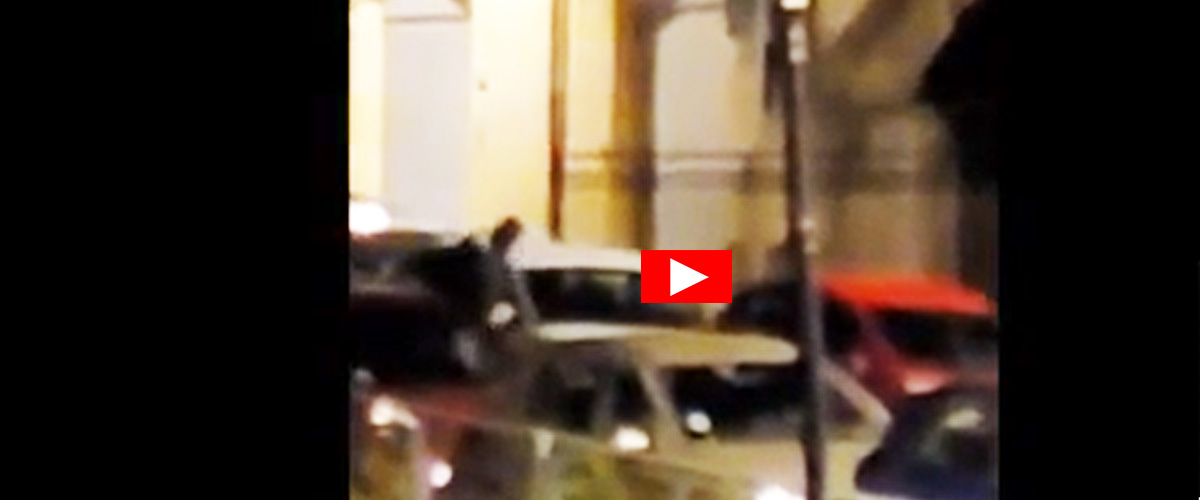 nigeriano distrugge oltre cento specchietti di auto in piena notte senza motivo il video della vergogna