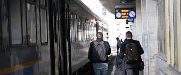 Immigrato aggredisce una modella sul treno: era recidivo per violenze. E’ scattata l’espulsione