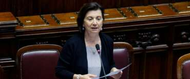 Roccella: ricostruire un’alleanza scuola-famiglia ma l’educazione spetta in primo luogo ai genitori