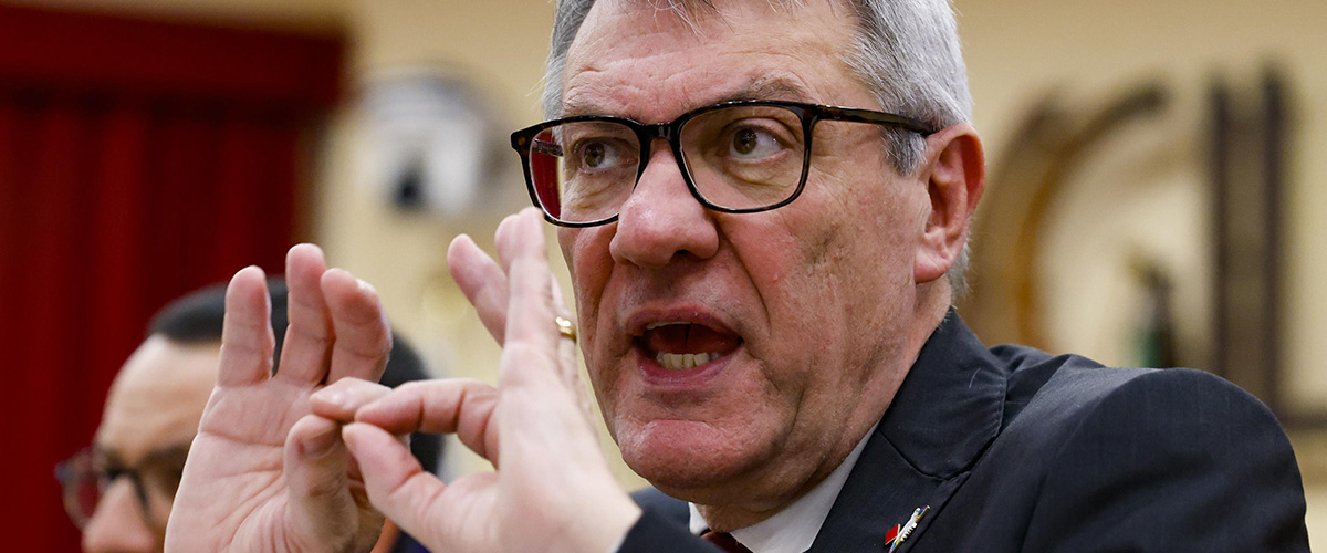 Salari, Landini bocciato da 30 economisti della Bce sulla “bufala” dei 25 miliardi tolti dal governo Meloni Salari, Landini bocciato da 30 economisti della Bce sulla “bufala” dei 25 miliardi tolti dal governo Meloni