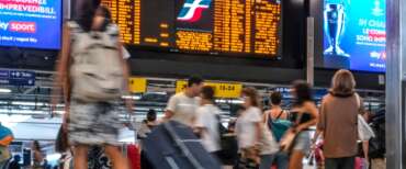 Sciopero, ancora un venerdì nero per gli italiani: disagi e caos. A rischio metro, bus, treni e voli