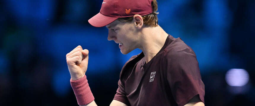 L’impresa dell’extraterrestre Sinner: strapazza Alcaraz e fa impazzire gli italiani. Meloni: “Orgogliosi di te”