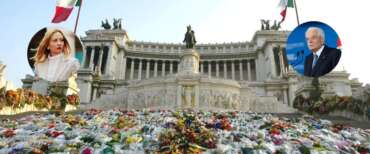 Il tappeto di fiori con cui gli italiani coprirono l’Altare della Patria dopo la strage di Nassiriya
