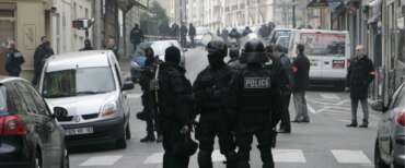 Terrorismo, sventato attentato a Parigi: arrestate 3 giovani donne radicalizzate