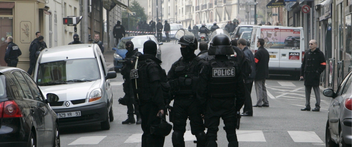 A 10 anni dalle stragi di Parigi, bloccato un commando di donne radicalizzate: pianificavano un attentato nella capitale