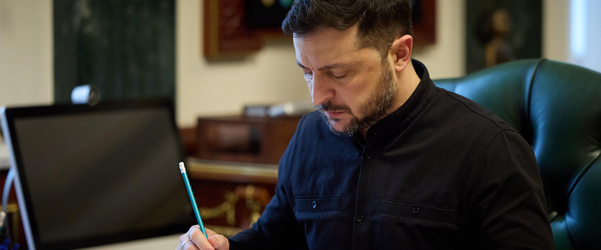 Pace, dichiarazione congiunta Ucraina-Usa. Zelensky collaborativo: “Gli americani ci stanno ascoltando”