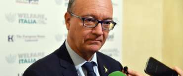 Valditara: basta comizi politici nelle aule, la scuola è confronto a più voci. E la sinistra grida alla censura