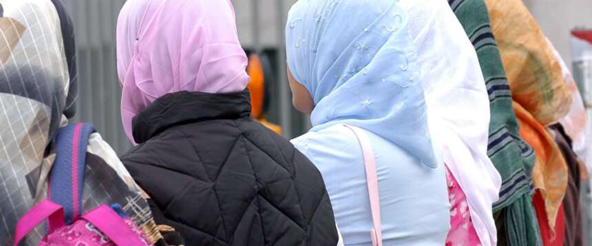 L’Austria verso il divieto di velo islamico alle studentesse under 14. Parola di ministra