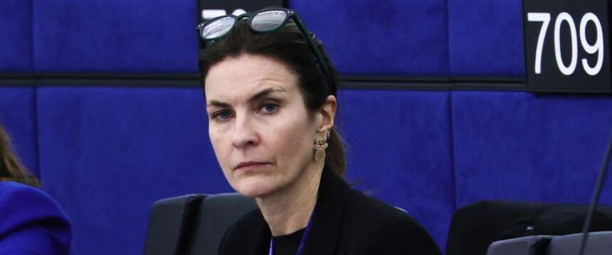 Alessandra Moretti, che ora rischia l’arresto, urla al complotto: “La revoca alla mia immunità è uno schiaffo alla democrazia”