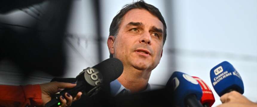 Brasile, passa alla Camera un ddl per ridurre la pena di Bolsonaro: i legali chiedono gli arresti domiciliari per motivi di salute