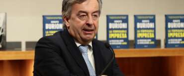 Burioni sale in cattedra sui social e offende gli studenti che hanno sbagliato le risposte all’esame filtro per l’accesso a Medicina