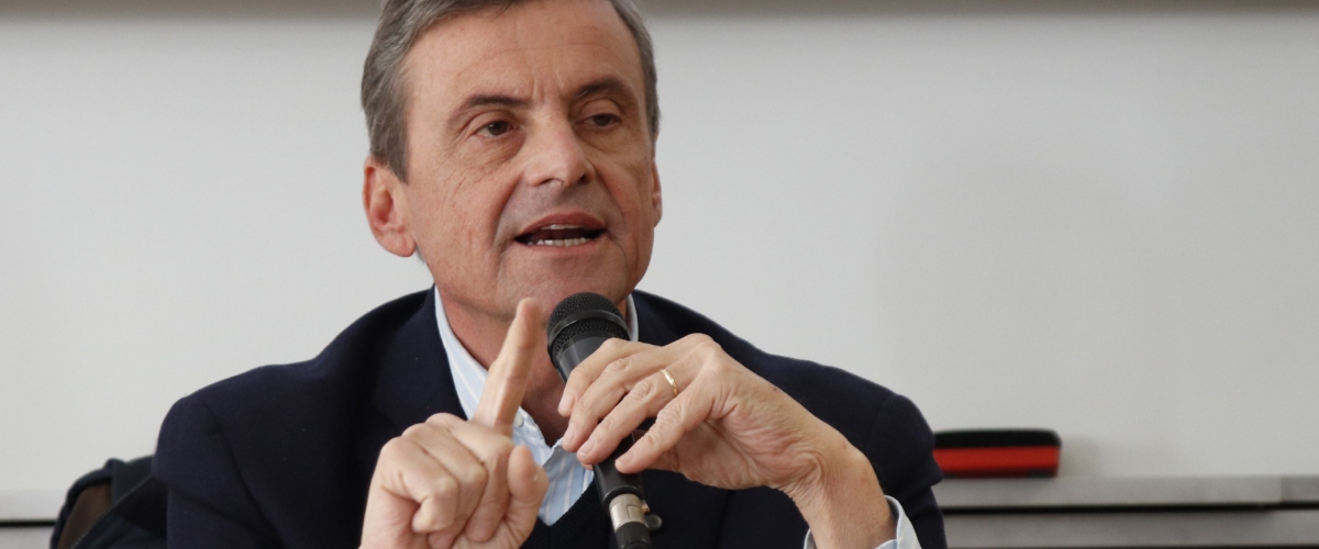 calenda furioso il giallo con la federico ii e le previsioni nere su fico sar224 un pessimo governatore ma ora lavori per la prima volta in vita sua da Secoloditalia.it calenda furioso il giallo con la federico ii e le previsioni nere su fico sar224 un pessimo governatore ma ora lavori per la prima volta in vita sua