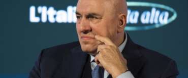 Crosetto sull’Ucraina, Putin inventa sempre una scusa. Avanti con gli aiuti militari e civili