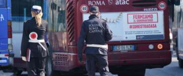 Far west a Roma sui bus e alle fermate