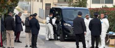 Femminicidio ad Ancona, 49enne trovata morta in casa, ed è caccia al marito, al momento irreperibile