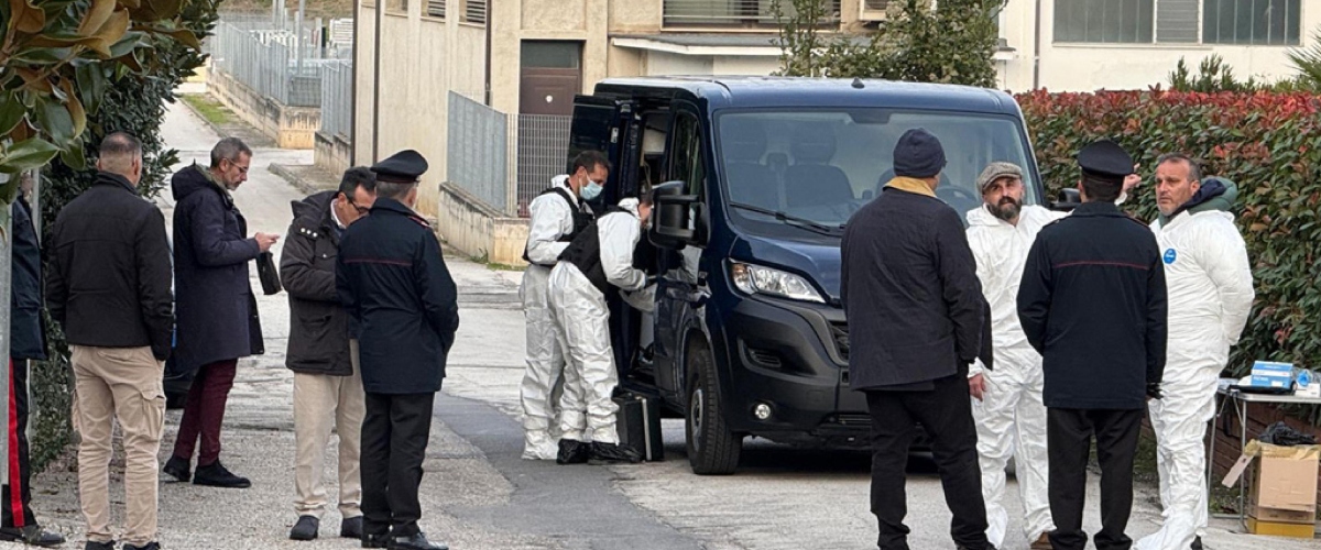 femminicidio ad ancona donna massacrata di botte e trovata morta in casa si cerca il marito gi224 arrestato per maltrattamenti 232 irreperibile