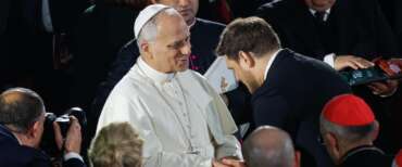 Michael Bublè al concerto in Vaticano, ricevuto da Leone: “Mio figlio di 3 anni guarito da un tumore, ho grande fede”