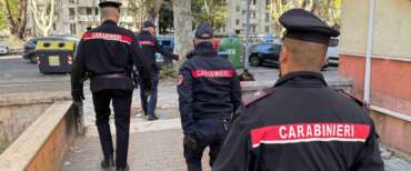 Prato, arrestati due imprenditori cinesi per sfruttamento: facevano lavorare connazionali clandestini