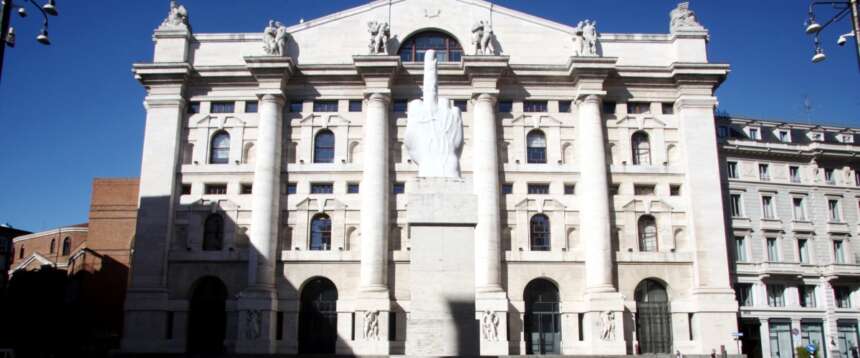 Gufi annichiliti dall’ennesimo record del governo Meloni: spread a 70 punti, ai minimi dal 2009