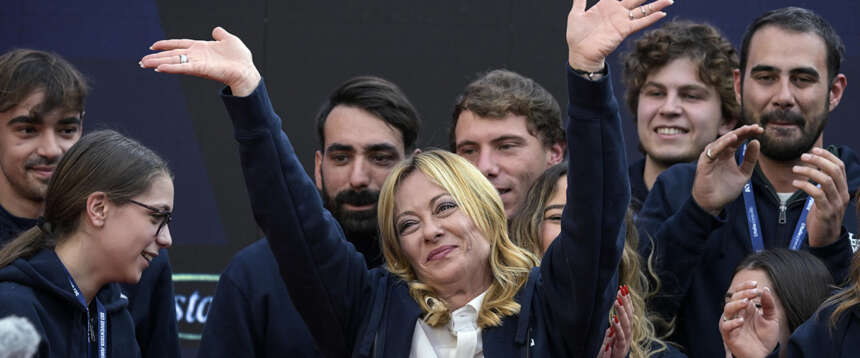 La lezione di Meloni a Schlein: abbiamo portato il campo largo ad Atreju, l’unica che doveva federarlo non c’era (video integrale)