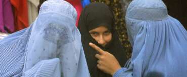 L’Austria dice no al velo islamico a scuola per le under 14 : “Non è un rituale religioso, è oppressione”