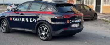 Sesto San Giovanni, diciottenne egiziano accoltellato fuori scuola da tre coetanei. È grave