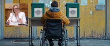 La deputata Pd Ilenia Malavasi (nel riquadro) interviene sul tema dei caregiver