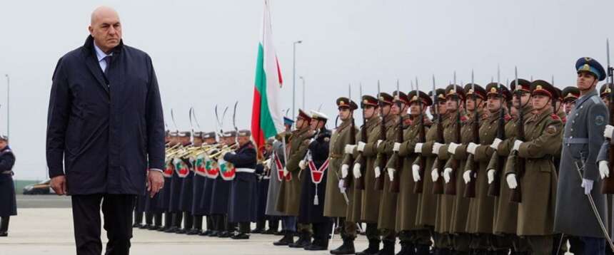 Il ministro della Difesa Crosetto in Bulgaria per visitare i militari italiani