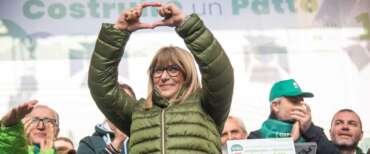 La leader della Cisl Daniela Fumarola alla manifestazione di Roma a piazza Santi Apostoli