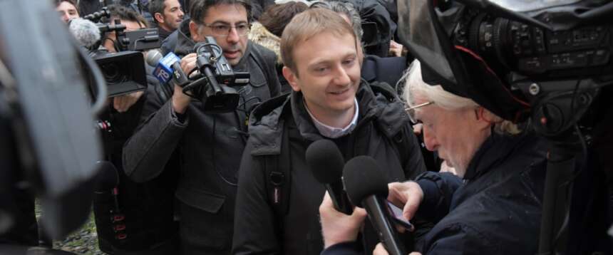 Garlasco, al via l’ultima udienza sull’incidente probatorio. A sorpresa si presenta Alberto Stasi