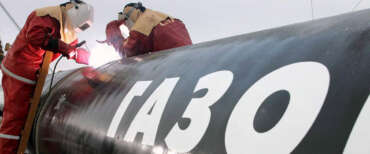 La Ue dice basta al gas russo dal 2026, graduale l’eliminazione delle forniture di petrolio. Von der Leyen: “Giorno storico”