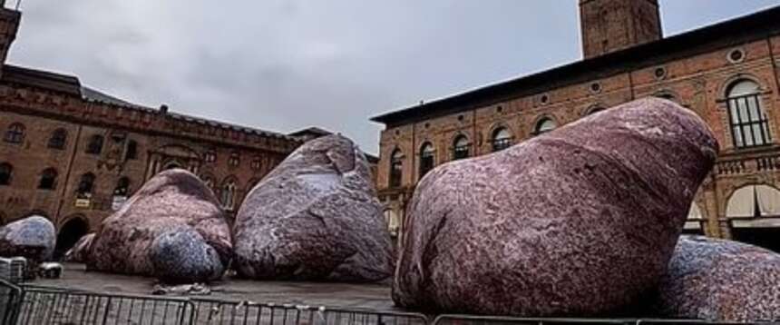 Il “presepe” in Piazza Maggiore a Bologna