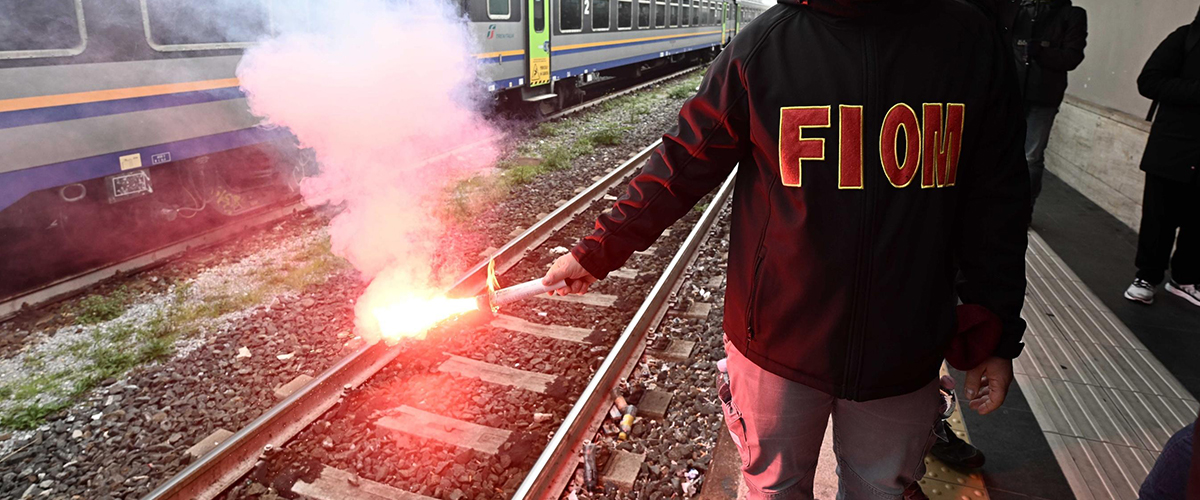 “Assalti squadristi”. La denuncia della Uilm: “I nostri sindacalisti aggrediti da persone con la felpa della Fiom”